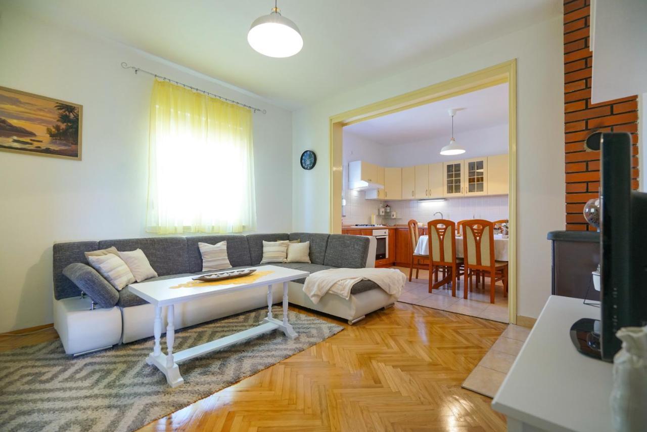 Apartment Jardin With Free Cowered Parking ซาดาร์ ภายนอก รูปภาพ