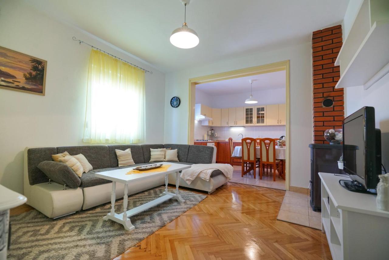 Apartment Jardin With Free Cowered Parking ซาดาร์ ภายนอก รูปภาพ
